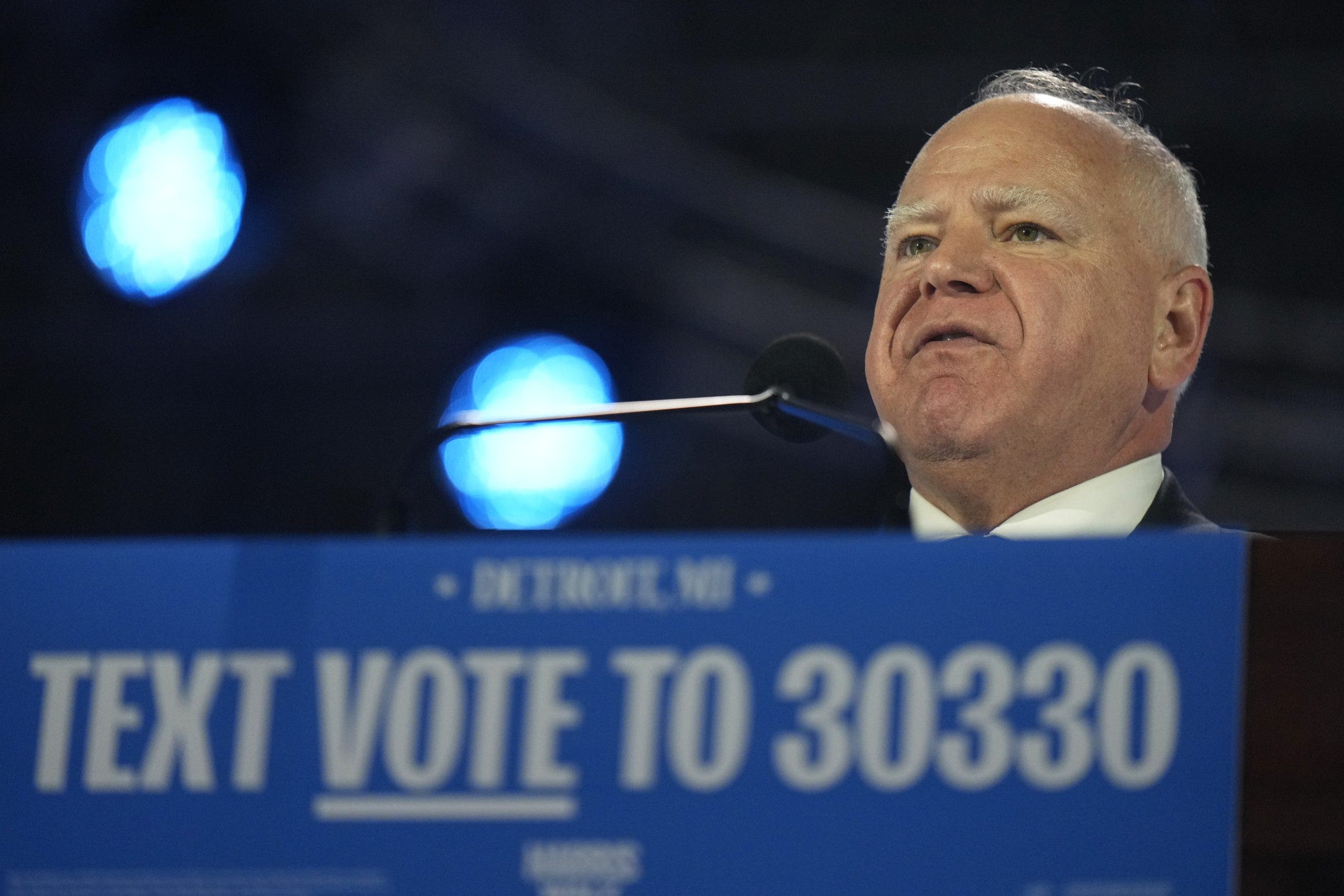 Tim Walz talks abortion during final campaign rally with Michigan voters: 'Everything is on the line'