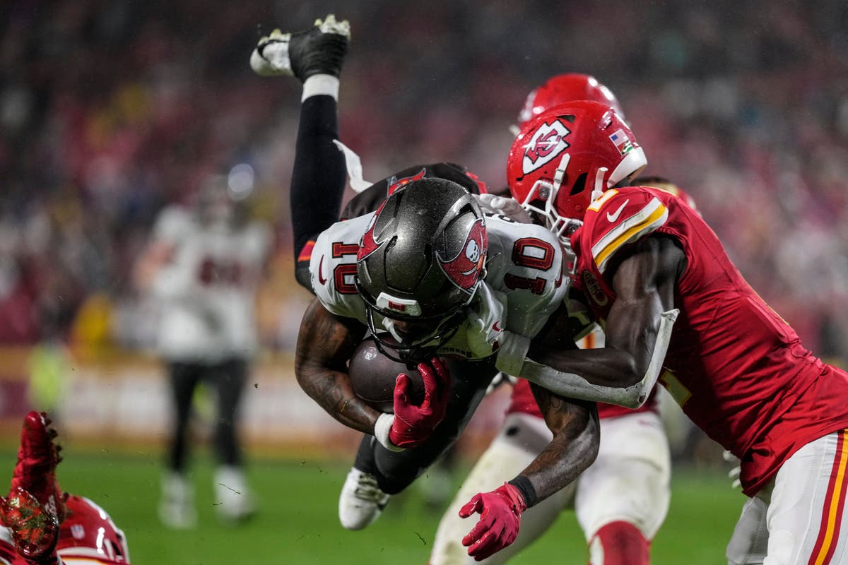 Kansas City Chiefs remain perfect with overtime victory