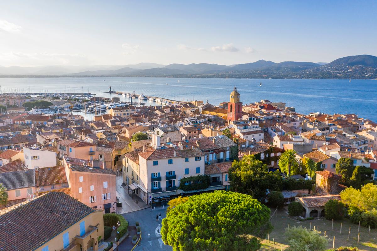 Immobilier : à Saint-Tropez, l’ultra-luxe ou rien : « Des ventes exceptionnelles ont été signées cet été »