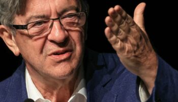 Le leader de la France insoumise Jean-Luc Mélenchon le 23 août 2024 à Châteauneuf-sur-Isère, dans le sud-est de la France