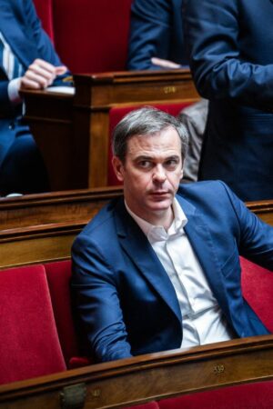 Législative partielle en Isère : l'ancien ministre Olivier Véran annonce qu'il n'est pas candidat à Grenoble