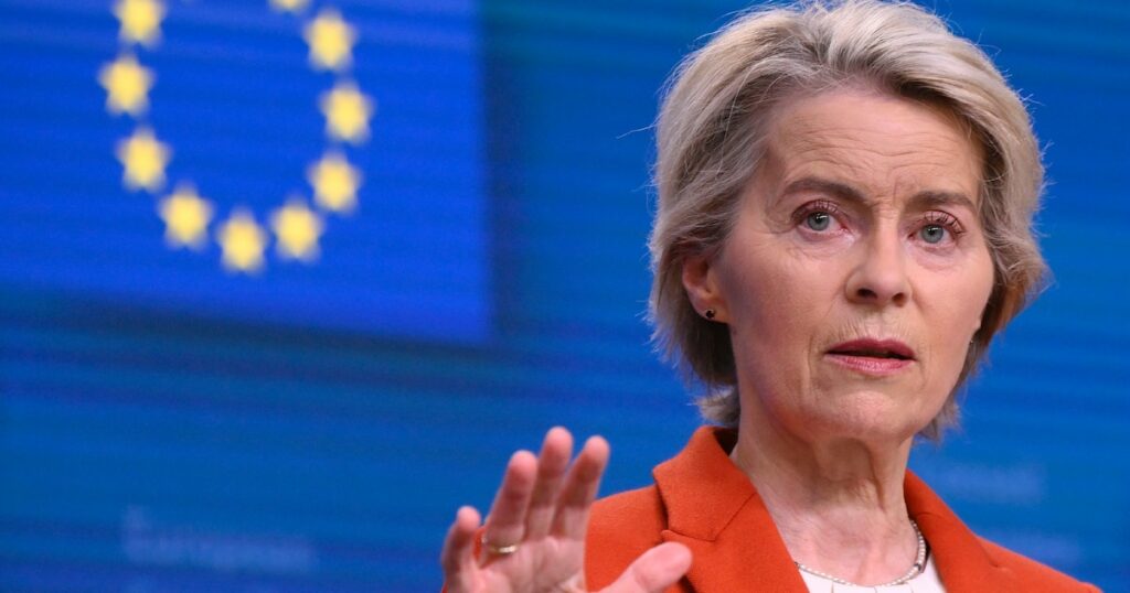 La présidente de la Commission européenne Ursula von der Leyen s'exprime lors d'une conférence de presse à l'issue du sommet de l'UE à Bruxelles, le 17 octobre 2024