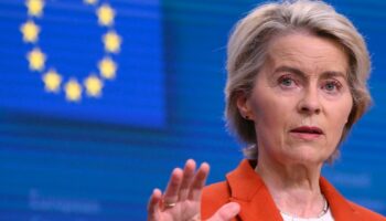 La présidente de la Commission européenne Ursula von der Leyen s'exprime lors d'une conférence de presse à l'issue du sommet de l'UE à Bruxelles, le 17 octobre 2024