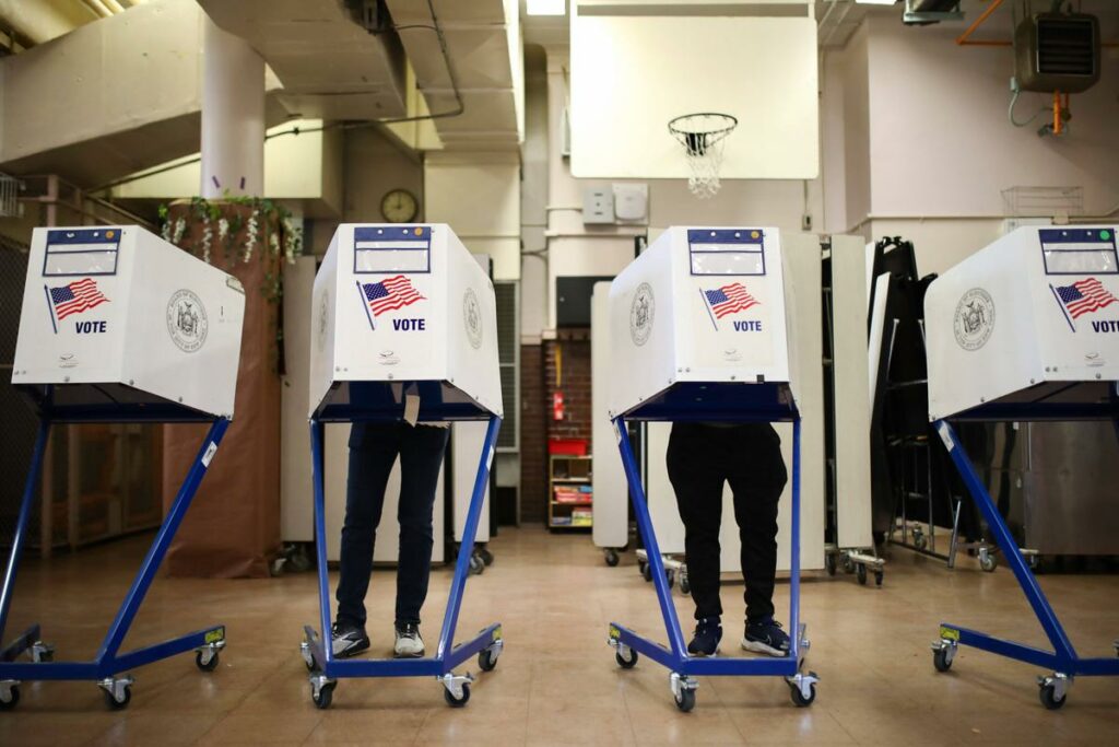 Elections américaines 2024 : âge, genre, « swing states »… Les premiers enseignements des votes