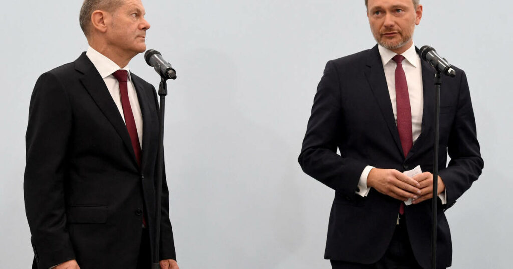 Allemagne : en colère, Olaf Scholz limoge son ministre des Finances et met fin prématurément à leur coalition