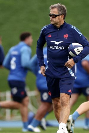 Rugby : Antoine Dupont revient, Thomas Ramos en 10, première titularisation d'Alexandre Roumat... La composition du XV de France face au Japon