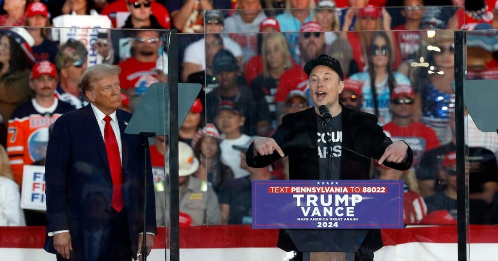 Donald Trump et Elon Musk au meeting du premier, le 5 octobre, à Butler (Pennsylvanie).