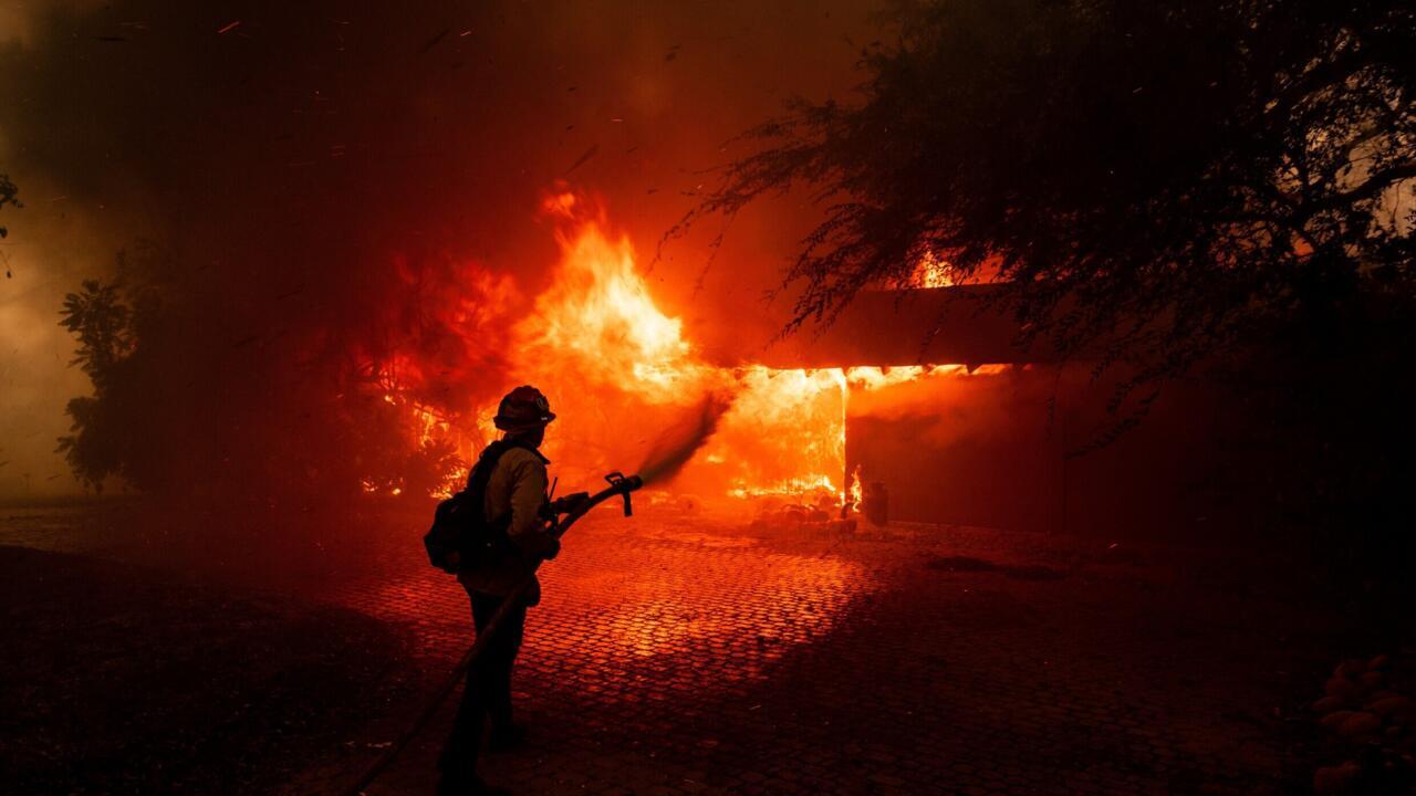 Incendie : des milliers de personnes menacées par le "Mountain Fire" près de Los Angeles