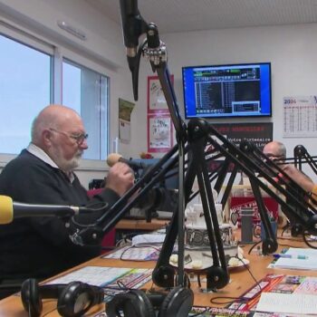 Seniors : dans la Sarthe, une radio qui fait chanter les Anciens