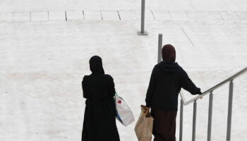 Seine-Saint-Denis : une professeure giflée par une élève à cause d'un abaya