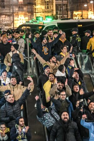 TÉMOIGNAGE. "C'était pire qu'un guet-apens" : un supporter du Maccabi Tel-Aviv raconte l'agression de supporters israéliens à Amsterdam