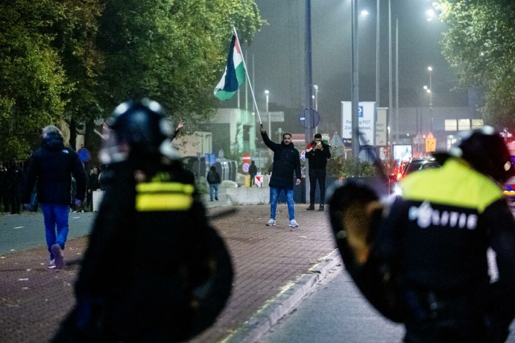 Amsterdam : supporters israéliens agressés, chants racistes… Que s’est-il passé après le match de Ligue Europa ?