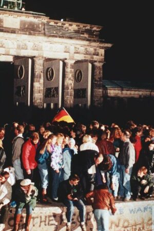 9. November 1989: Olaf Scholz würdigt Mauerfall vor 35 Jahren als "Sieg der Freiheit"