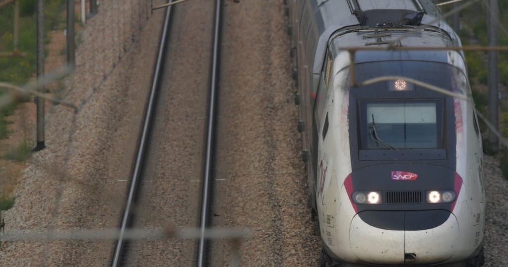 Un TGV sur la ligne Paris-Bordeaux, le 31 août 2024