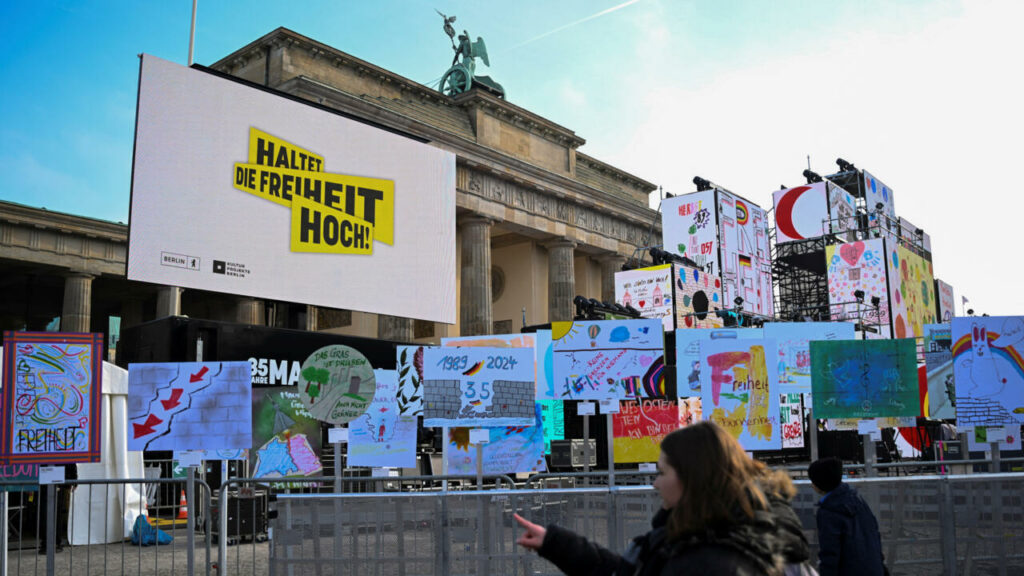 Chute du Mur de Berlin : une Allemagne en crise commémore un "jour heureux"