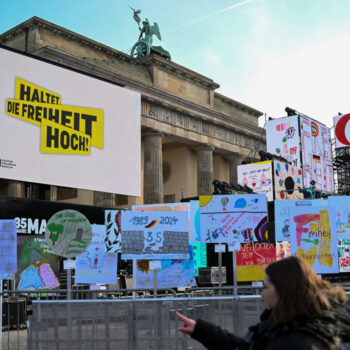 Chute du Mur de Berlin : une Allemagne en crise commémore un "jour heureux"