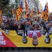 À Valence, des dizaines de milliers de manifestants laissent éclater leur colère après les inondations