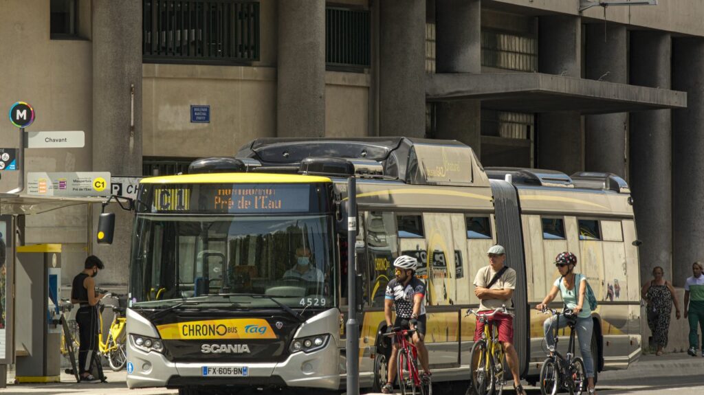 Grenoble : un chauffeur de tramway agressé avec une bombe de gaz lacrymogène