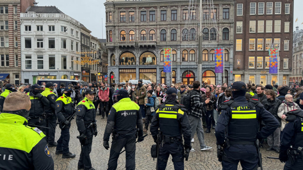 À Amsterdam, des manifestants propalestiniens arrêtés lors d'un rassemblement interdit