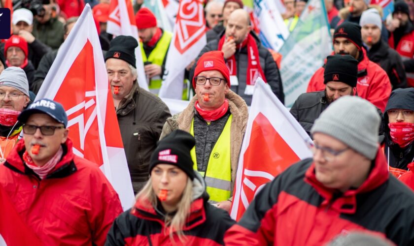 Mehr Geld für Metaller: In der Nacht auf Dienstag soll der Tarifvertrag stehen