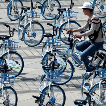 100 000 étudiants chinois bloquent le trafic après une balade nocturne à vélo