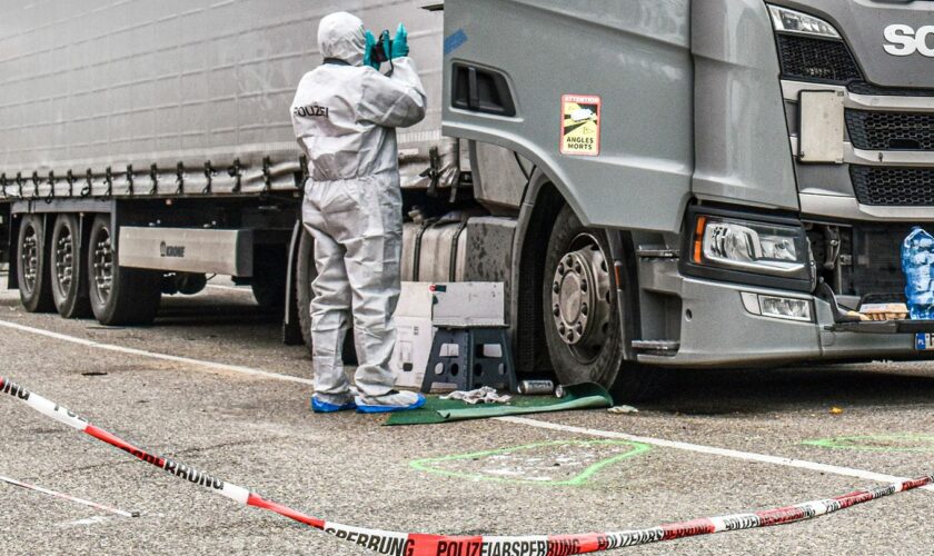 Gegen zwei Trucker wird wegen gemeinschaftlichen Totschlags ermittelt. Foto: Fabian Koss/dpa