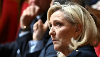 La présidente du Rassemblement national (RN), Marine Le Pen, assiste à une séance de questions au gouvernement à l'Assemblée nationale, à Paris, le 4 juillet 2023