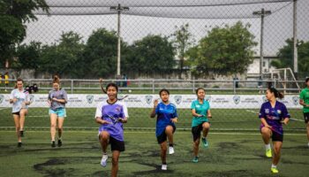 Le football, une soupape pour les réfugiées birmanes en Thaïlande