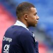 Mbappé absent avec les Bleus, ses coéquipiers Konaté et Upamecano font front commun pour le défendre