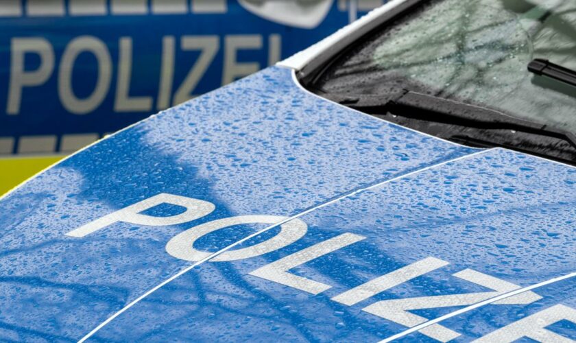 Zwei Personen zeigen 27-jährige Polizistin wegen Sexualdelikts an