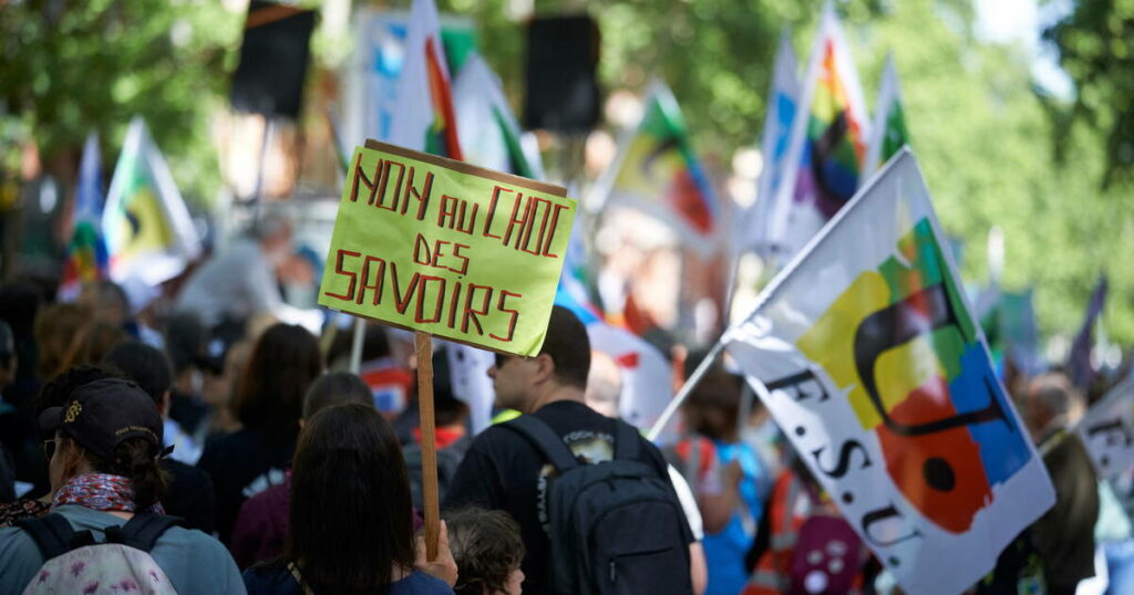 Education : face au deuxième acte du «choc des savoirs», les syndicats vent debout