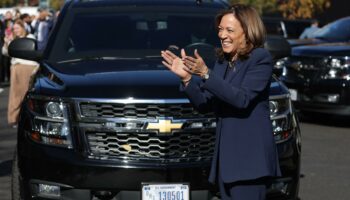 Donald Trump élu président : une semaine après sa défaite, Kamala Harris est de retour à la Maison-Blanche