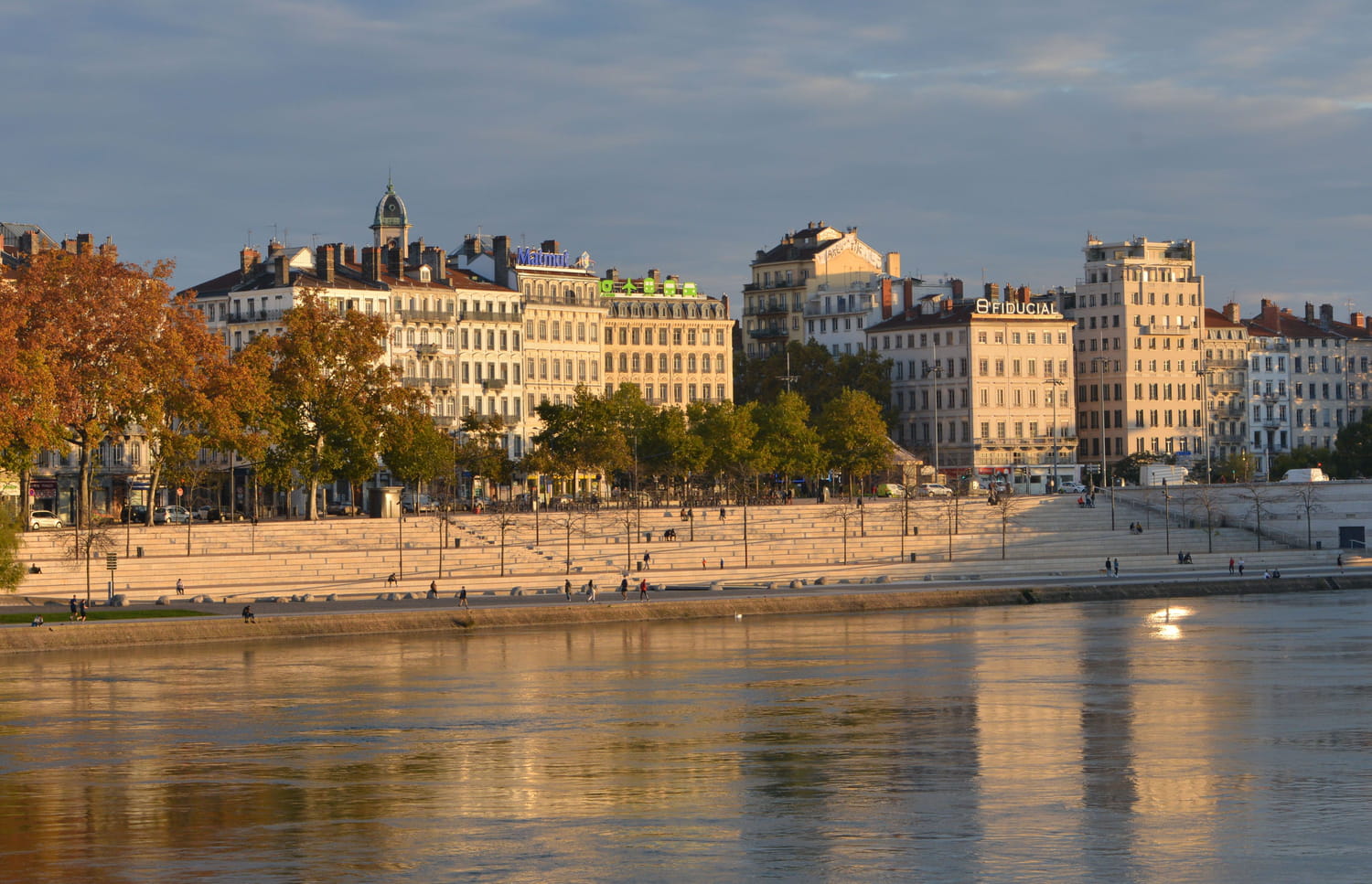 SDF tué à Lyon : un suspect sous OQTF, soupçonné d'être un tueur en série