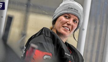 Frauen-Eishockey: Entscheidende Tage für Sandra Abstreiter