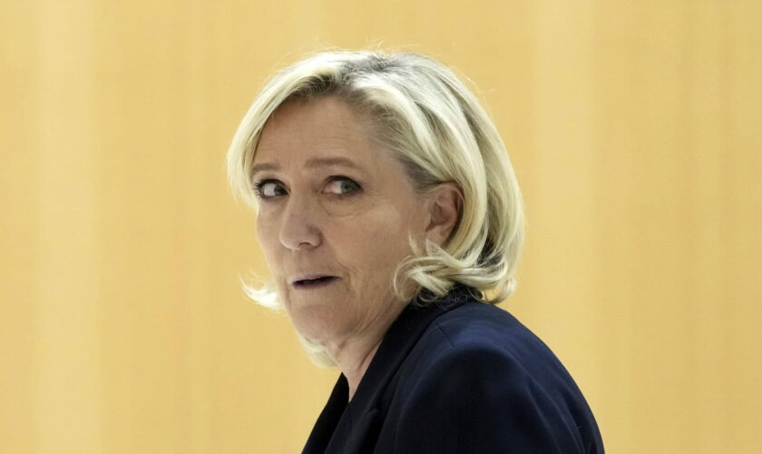 Marine Le Pen inéligible et pas candidate à la présidentielle ? Le parquet veut une condamnation