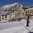 Dans les Alpes-Maritimes, les stations de ski commencent à préparer la saison sous les premières neiges