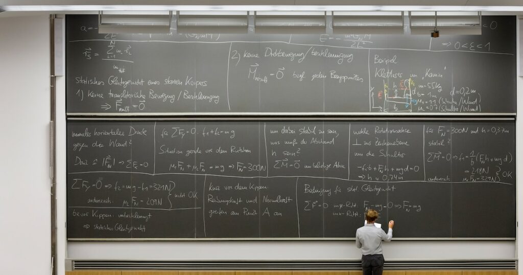 Vorlesung, Bachelor, Herbstsemester 2013, D-PHYS, Titel der Lehrveranstaltung: Physik I, Dozent: Prof. Dr. Werner Wegscheider, Ort: ETH Zürich, Hönggerberg, HPH G 1