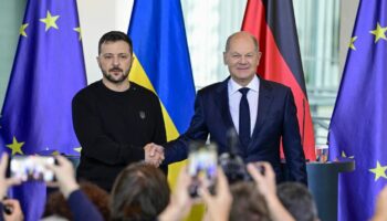 Guerre en Ukraine : l'Allemagne ne laissera pas l'Ukraine "seule" face à l'agresseur russe, promet Olaf Scholz