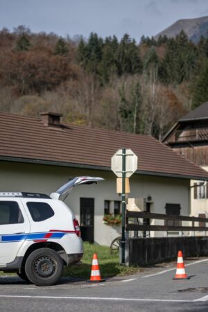 Des cellules d'écoute ouvertes dans cinq établissements scolaires après le triple infanticide en Haute-Savoie