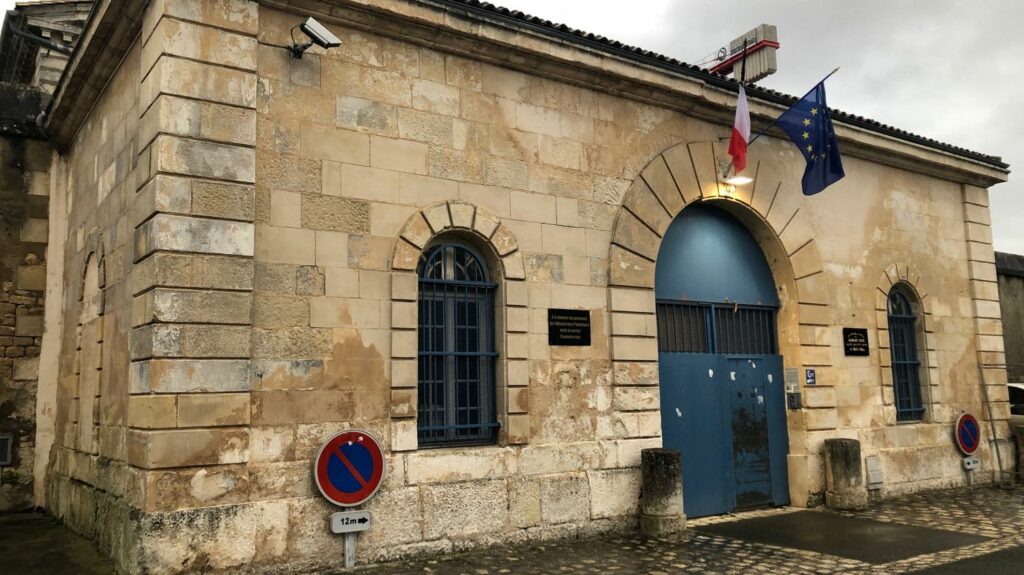 Un détenu de la maison d'arrêt de Saintes en Charente-Maritime s'évade en sortant les poubelles