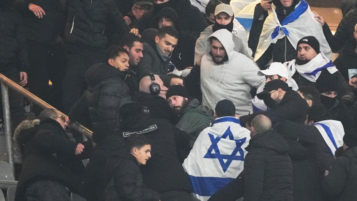 Fans liefern sich im Stadion kurze Schlägerei – doch sonst blieb es ruhig