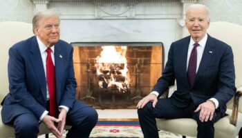 Reçu par Biden, Trump évoque une transition « fluide »