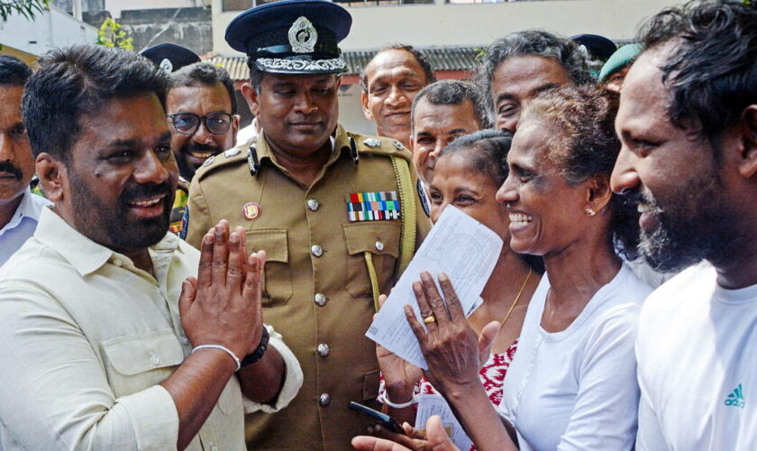 Au Sri Lanka, le premier président de gauche obtient la majorité absolue aux législatives