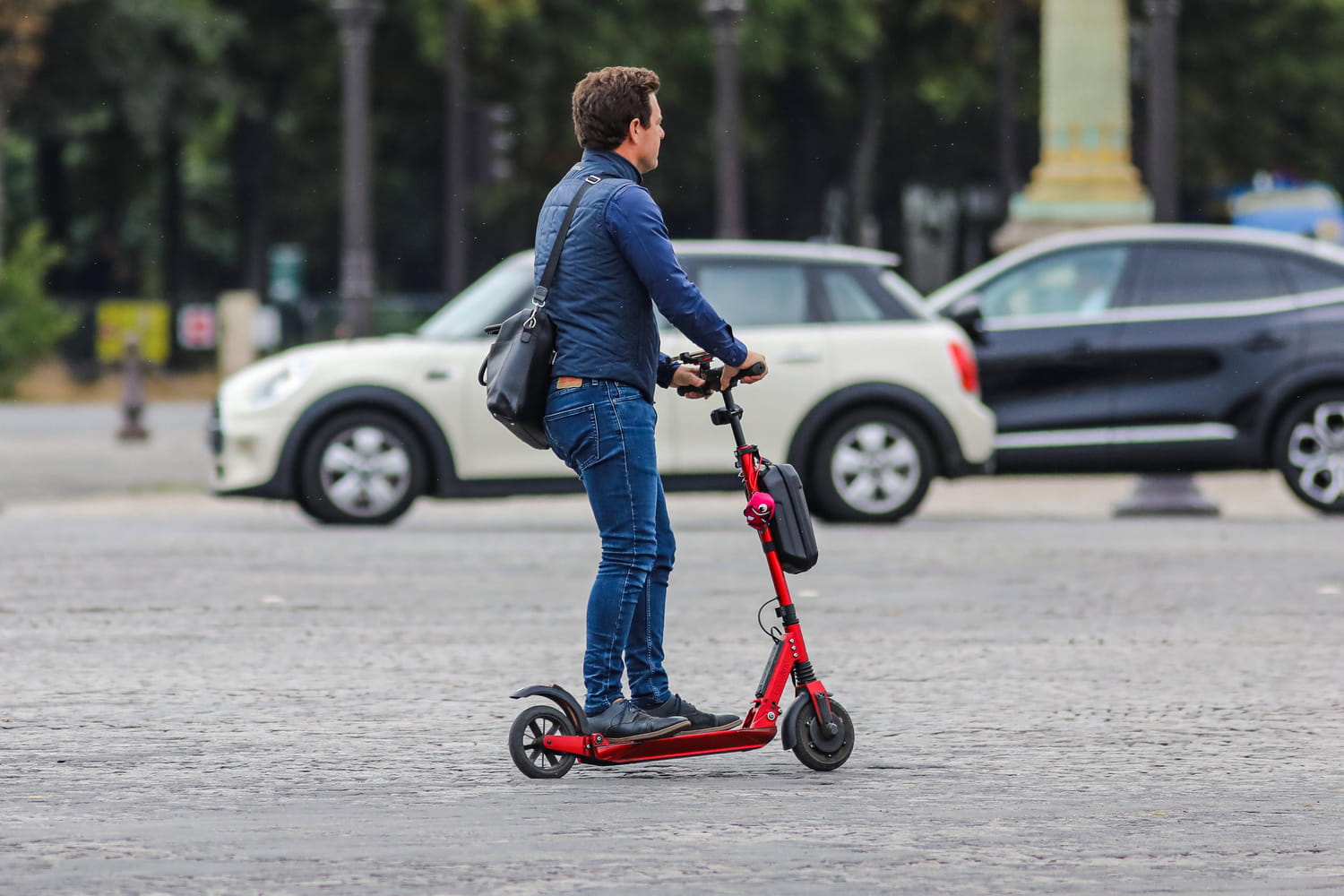 Black Friday vélos et trottinettes électriques : week-end promo sur les trottinettes électriques, jusqu'à 100 euros de réduction !