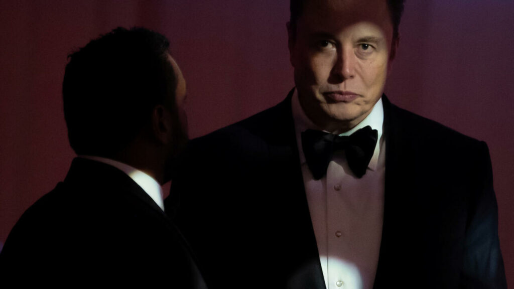 Elon Musk adoubé par Trump, le début de l'ère des oligarques américains ?