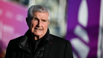 "Mes propos déplacés et maladroits ont blessé" : le réalisateur Claude Lelouch s'excuse après sa sortie sexiste