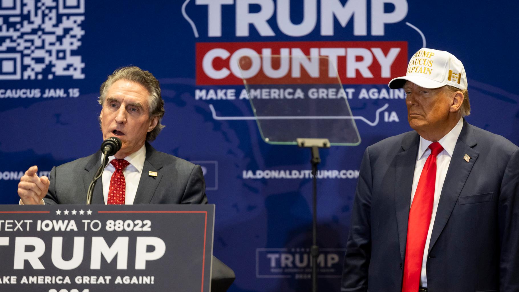 Trump offre une double casquette à Doug Burgum, faisant craindre le pire pour l’environnement