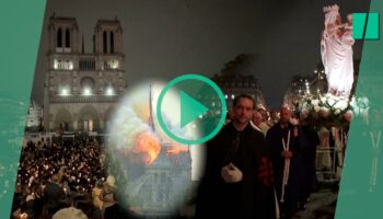 Notre-Dame a retrouvé sa statue de la Vierge à l’enfant, accompagnée par des centaines de croyants dans Paris