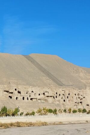 REPORTAGE. "Quand la tempête de sable arrive, on ferme les grottes" : en Chine, dans le désert de Gobi, les autorités tentent de protéger un patrimoine millénaire