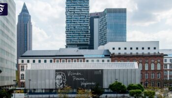 Hausbesetzung in Frankfurt: Aktivisten besetzen Unigebäude in Bockenheim